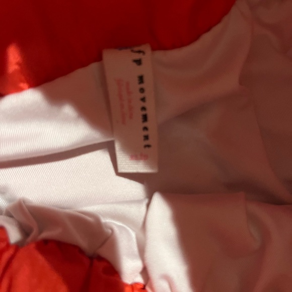 FREE PEOPLE MOVEMENT SHORTS XS!!👍👍 - Picture 3 of 3